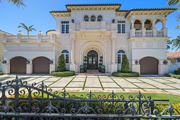 Attached, Exterior, Facade, Mediterranean