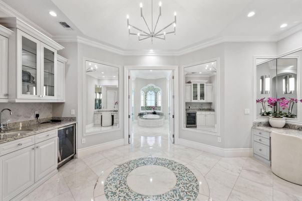 Chandelier, Interior, Kitchen, Marble, Pendant Lights, Recessed Lighting