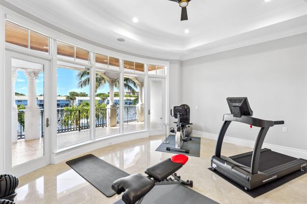 Fitness Equipment, Interior, Recessed Lighting, Water