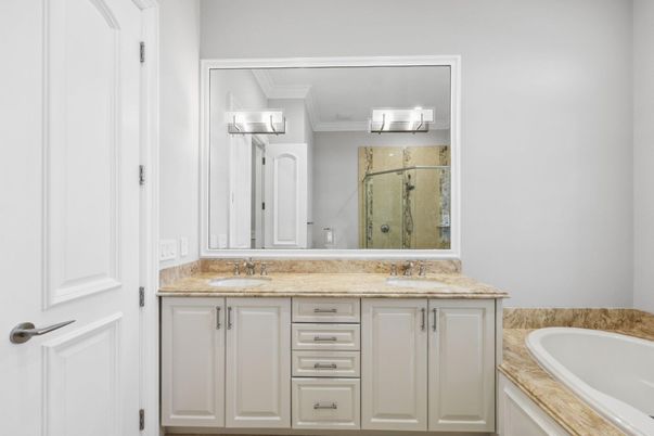 Bathroom, Dual Sink Vanities, Interior