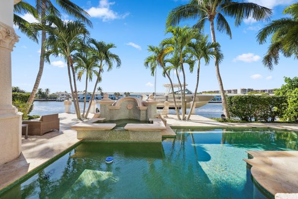 Exterior, Pool, Water