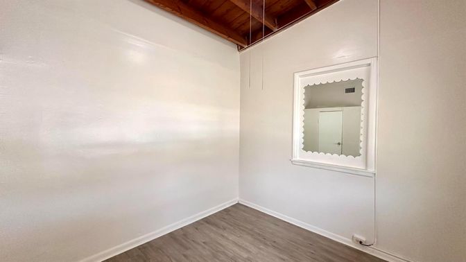 Empty room, Interior, Wooden Beams, Wood Texture Flooring