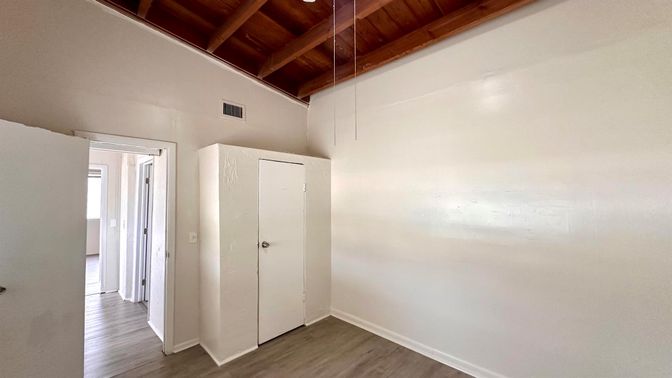 Empty room, Interior, Wooden Beams, Wooden Ceilings, Wood Texture Flooring
