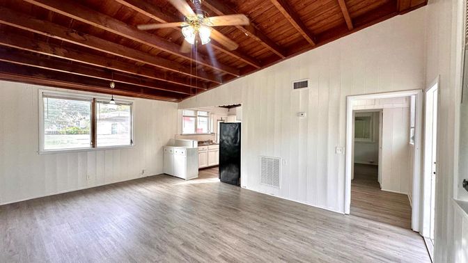 Empty room, Interior, Wooden Beams, Wooden Ceilings, Wood Texture Flooring