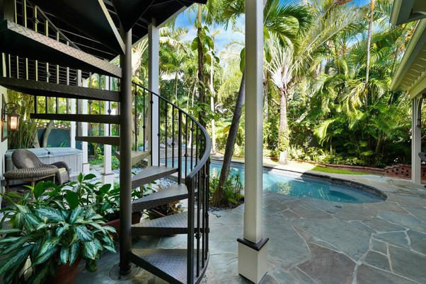 Exterior, Pool