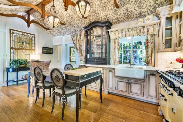 Dining room, Interior, Kitchen, Pendant Lights, Wood Texture Flooring