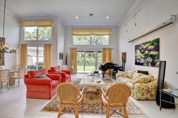 Dining room, Interior, Living room, Piano, Recessed Lighting