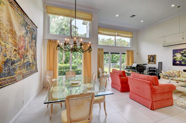 Chandelier, Dining room, Interior, Living room, Piano, Recessed Lighting