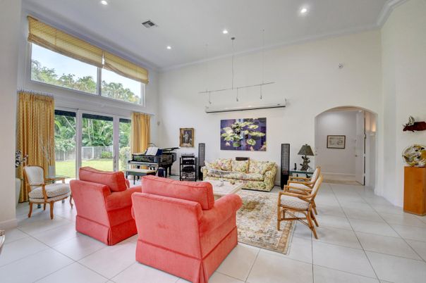 Interior, Living room, Pendant Lights, Recessed Lighting