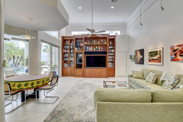 Interior, Living room, Pendant Lights, Recessed Lighting