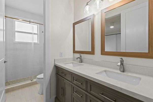 Bathroom, Dual Sink Vanities, Interior