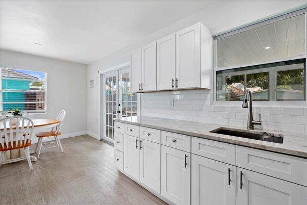 Dining room, Interior, Kitchen, Recessed Lighting, Wood Texture Flooring