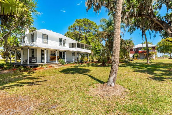 Backyard, Exterior, Facade, Farmhouse