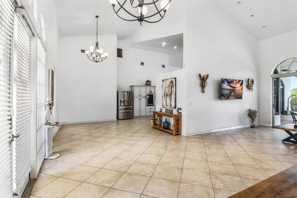 Chandelier, Empty room, Interior, Recessed Lighting