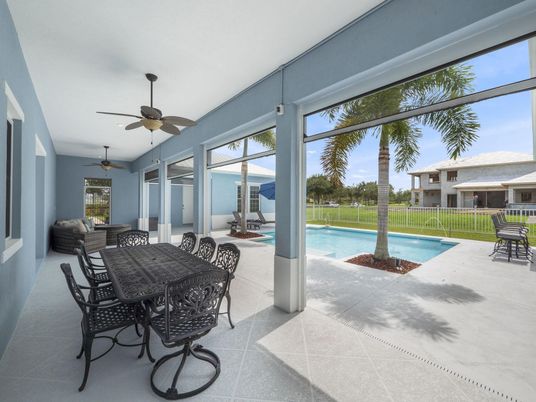 Interior, Pool, Sun Room