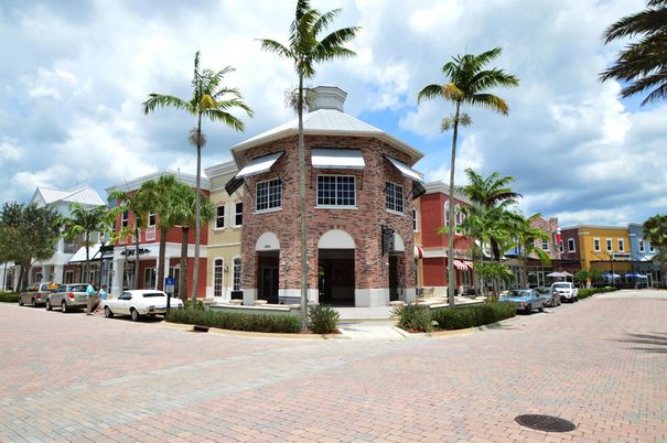 Exterior, Facade, Brick Facade, Mediterranean