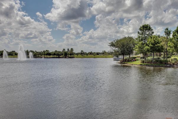 Exterior, Lake