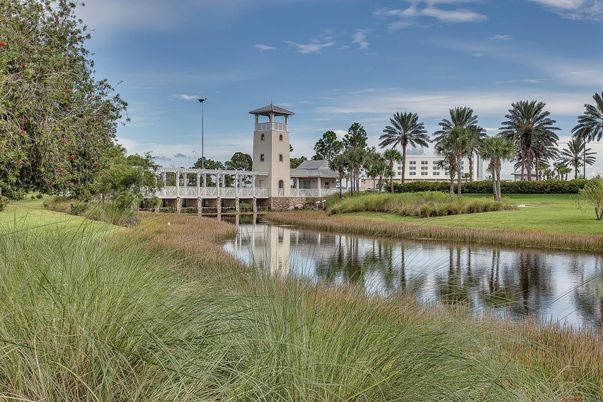 Exterior, Lake