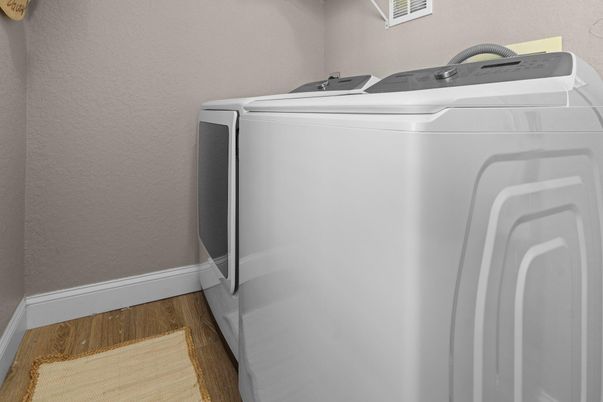 Interior, Washer, Wood Texture Flooring