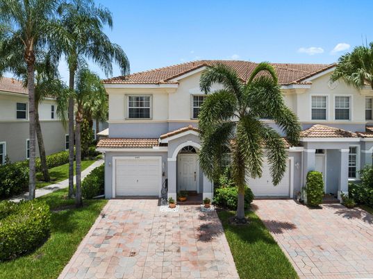 Attached, Exterior, Facade, Spanish Mediterranean
