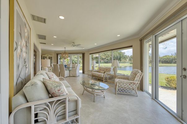 Chandelier, Dining room, Interior, Living room, Recessed Lighting, Water