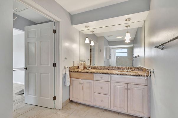 Bathroom, Dual Sink Vanities, Interior, Pendant Lights