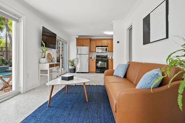Interior, Kitchen, Living room, Stainless Steel Appliances