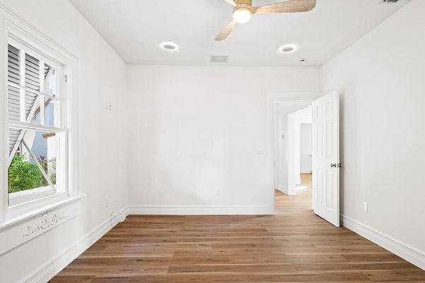 Empty room, Interior, Recessed Lighting, Wood Texture Flooring