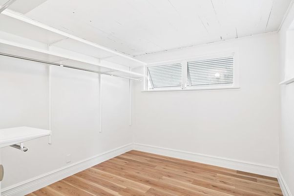 Empty room, Interior, Walk-in Closets, Wood Texture Flooring