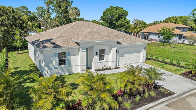 Attached, Backyard, Exterior, Facade, French Provincial