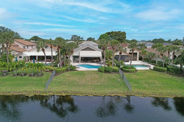 Exterior, Lake, Pool
