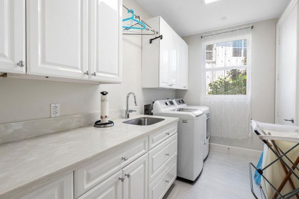 Interior, Washer
