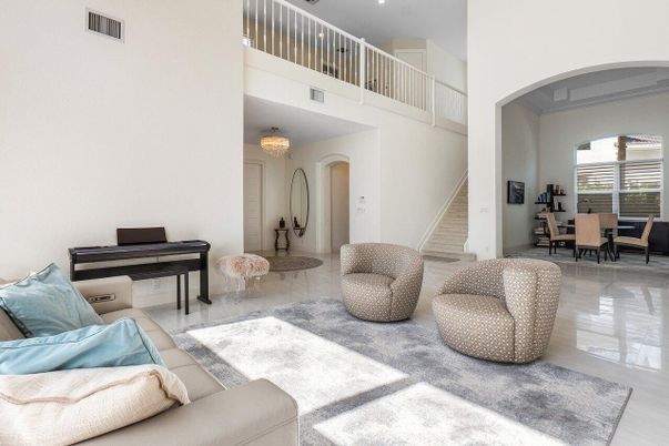 Chandelier, Dining room, Interior, Living room, Piano
