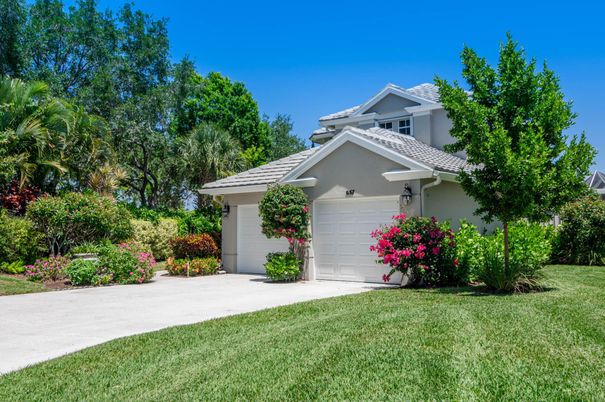 Attached, Backyard, Exterior, Facade, American Craftsman