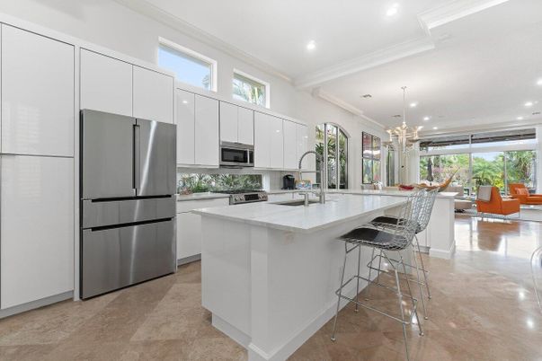 Dining room, Interior, Kitchen, Pendant Lights, Recessed Lighting, Stainless Steel Appliances