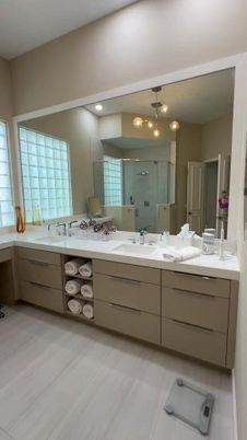 Bathroom, Dual Sink Vanities, Interior