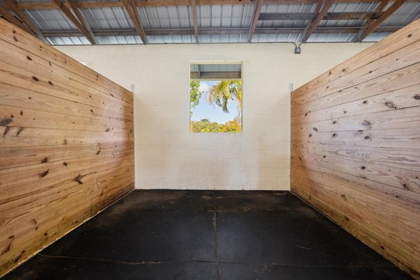 Empty room, Interior, Wooden Beams, Wooden Walls