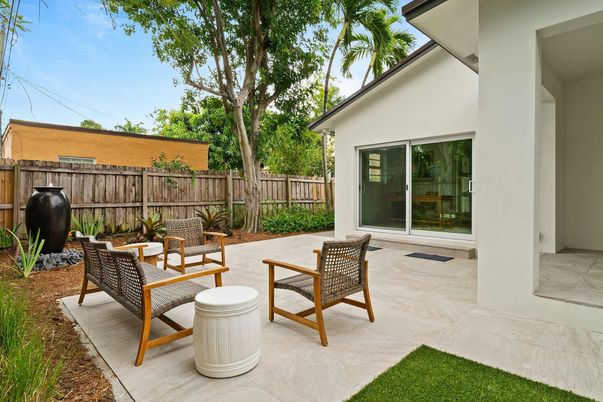 Backyard, Exterior