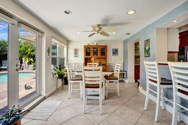 Dining room, Interior, Recessed Lighting