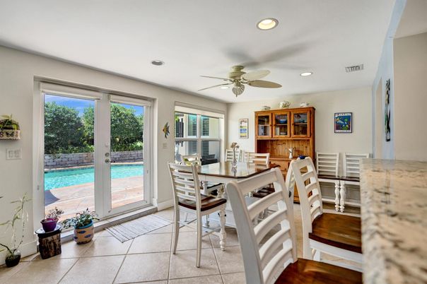 Dining room, Interior, Recessed Lighting
