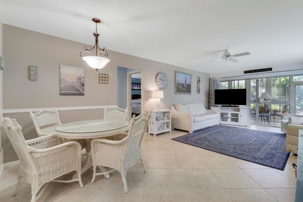 Dining room, Interior, Living room, Pendant Lights