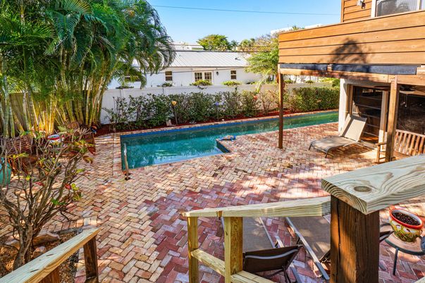 Exterior, Pool