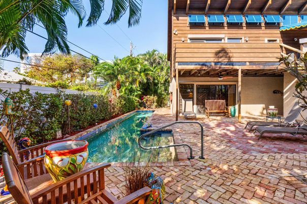 Exterior, Pool