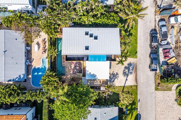 Exterior, Drone