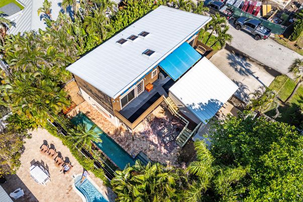 Exterior, Drone