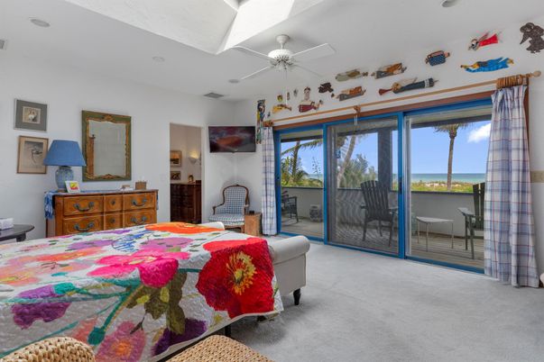 Bedroom, Interior, Water