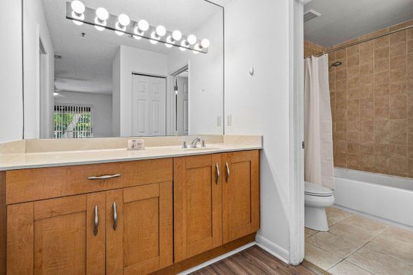 Bathroom, Dual Sink Vanities, Interior, Wood Texture Flooring