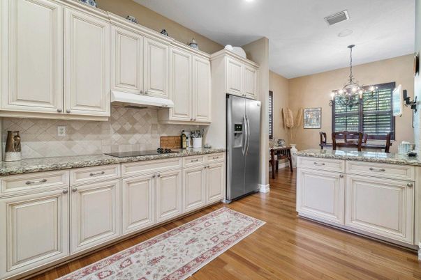 Chandelier, Dining room, Interior, Kitchen, Pendant Lights, Recessed Lighting, Wood Texture Flooring