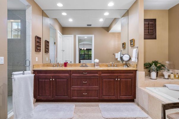 Bathroom, Dual Sink Vanities, Interior, Recessed Lighting