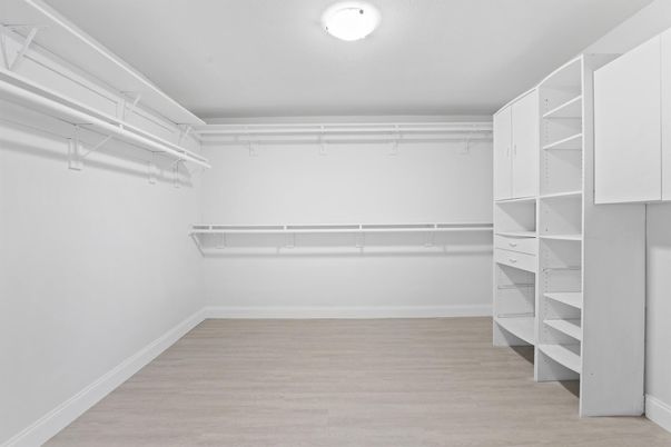 Interior, Walk-in Closets, Wood Texture Flooring